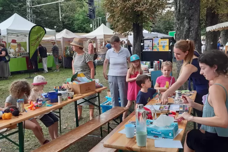 Eine gelungene Mischung aus Markt, Ausstellung und Unterhaltung bot der Kunst- und Genussmarkt. 