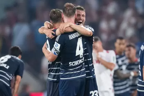 Jonas Meffert (r)vom Hamburger SV