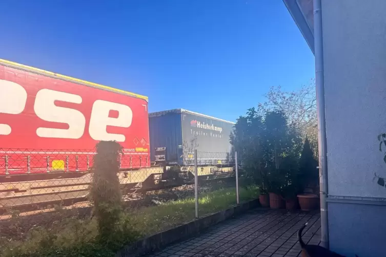 Die Containerzüge bestehen zum Teil aus 50 Wagen.