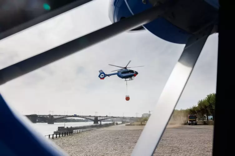 Übung der neuen Polizeihubschrauber in Rheinland-Pfalz