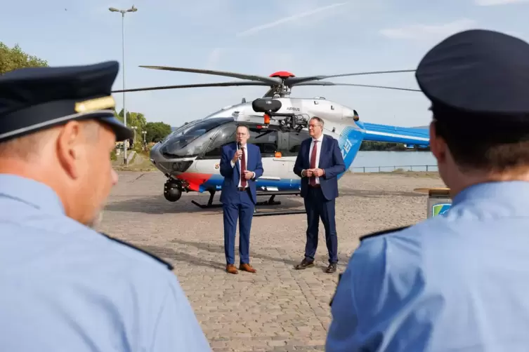 Übung der neuen Polizeihubschrauber in Rheinland-Pfalz