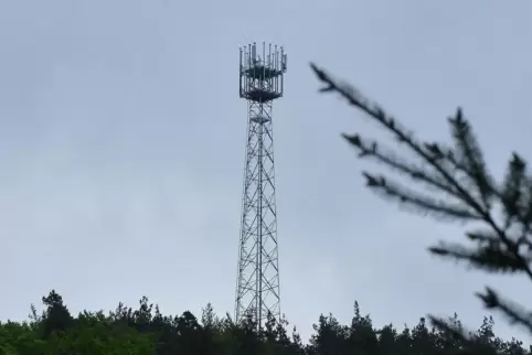 Der Stahlgittermast auf dem Hahnackerkopf von der Telekom ist seit 2023 in Betrieb. 