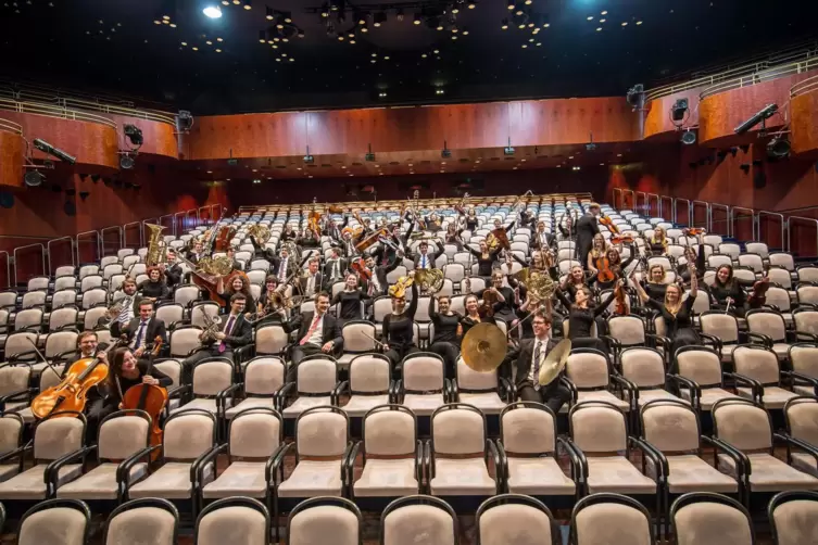 Die Junge Südwestdeutsche Philharmonie im Saalbau in Neustadt.