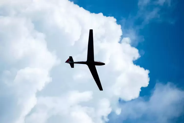 Segelflugzeuge steigen auch am Wochenende wieder auf, wenn der Luftsportverein Eßweiler zum Flugplatzfest lädt. 