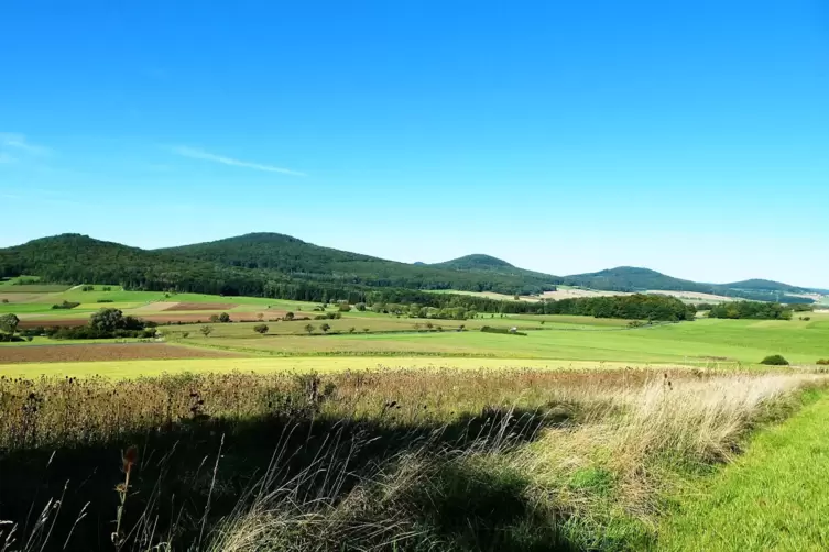 Entspannung für Körper und Geist: das leicht geschwungene Kegelspiel in Hessen.