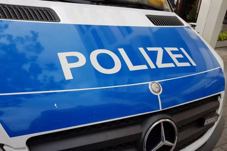 Hinweise nimmt die Polizei in Kaiserslautern entgegen. 