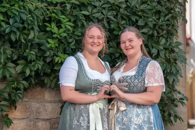 Zwiebelkönigin Lea Schischke und Zwiebelprinzessin Lilly Schischke