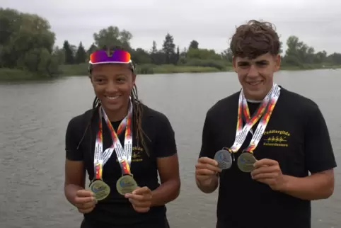 So sehen Sieger aus: Morgan Fox (links), die zweimalige deutsche Meisterin, und Jonas Jacob mit einmal Gold und einmal Silber. 