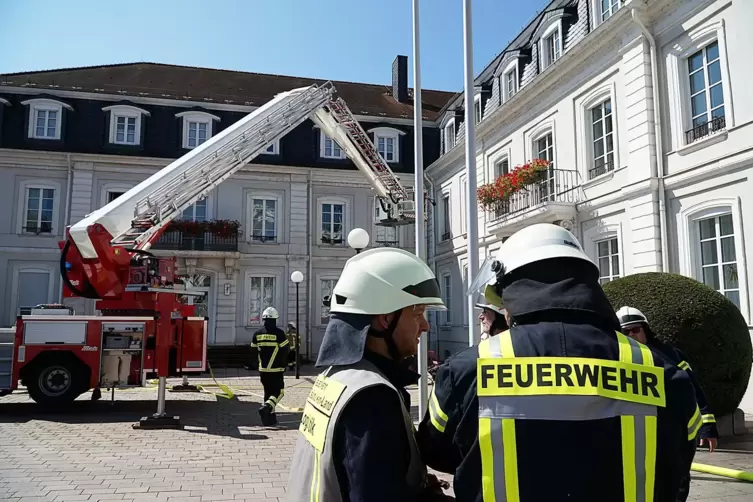 Drei Feuerwehren übten gemeinsam: aus Zweibrücken, Hornbach und Frankreich.