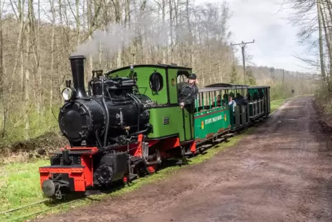 Zum Geburtstag der Stumpfwaldbahn wird es am nächsten Sonntag gleich aus den Schornsteinen von zwei Dampflokomotiven kräftig qua