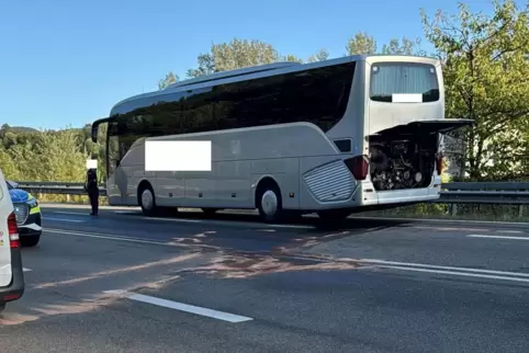 Der liegengebliebene Bus.