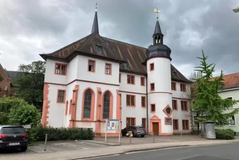 Das „Casi“ wird vom „Laboratorium Bildungsnetzwerk Casimirianum“ des protestantischen Kirchenbezirks Neustadt mit kulturellem Le