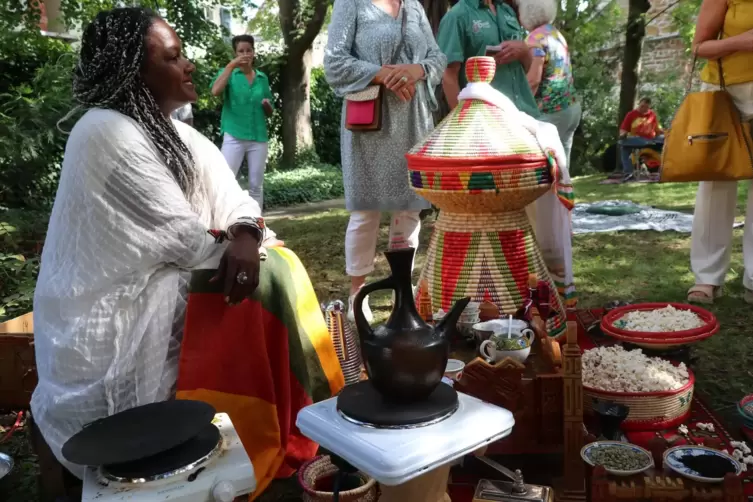 Wein darf auf einem Kulturweinfest natürlich nicht fehlen, aber bei dem Festexperiment im Freinsheimer Retzerpark gab’s unter an