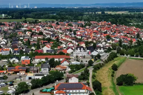 Wer soll neben Ortsbürgermeister Theo Böhm die Geschicke von Otterstadt lenken? Das wird im Gemeinderat entschieden. 