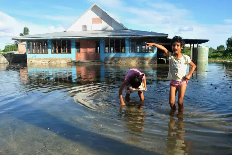 überfluteter Platz in Tuvalu