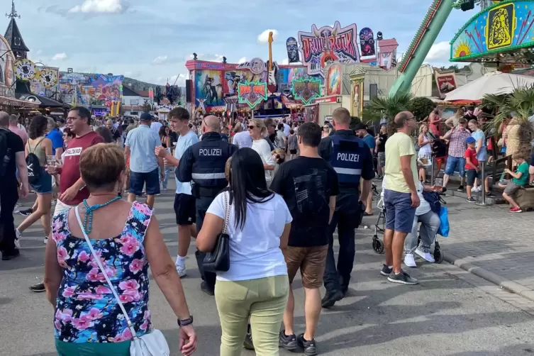 Auf dem Wurstmarkt werden über 600 Polizeikräfte gestaffelt eingesetzt. 