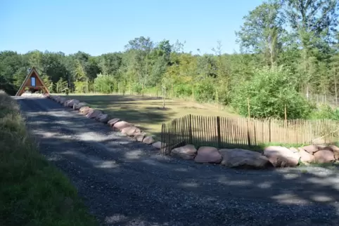 Große Grundstücke mit viel Natur kennzeichnen das Wochenendgebiet Hofstatt.