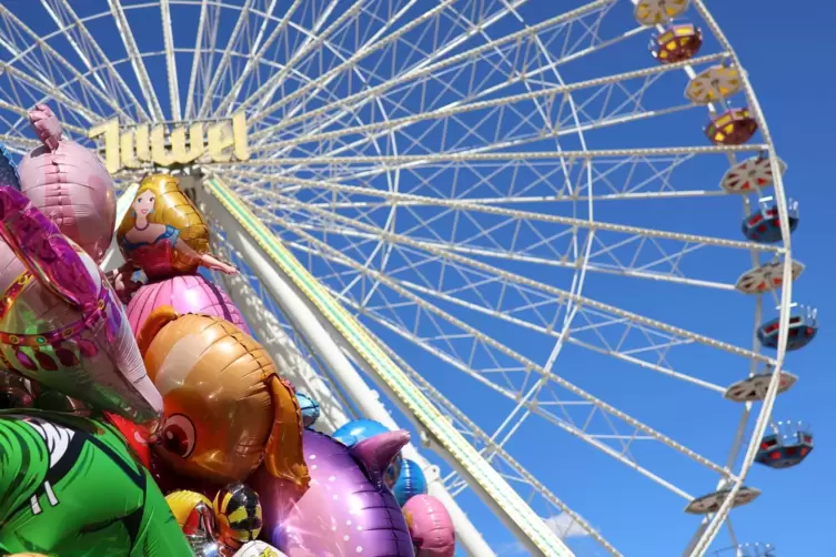 Schon eine Woche vor Start des Herbstmarkts beginnt der Aufbau. 