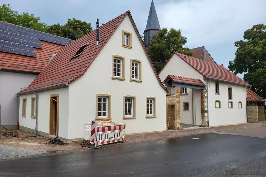 Trägt die Handschrift von Müller-Mizera: das Dorfgemeinschaftshaus Ilbesheim.