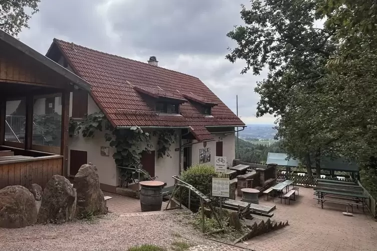 Idyllische Lage im Pfälzerwald: Die Kiesbuckelhütte.