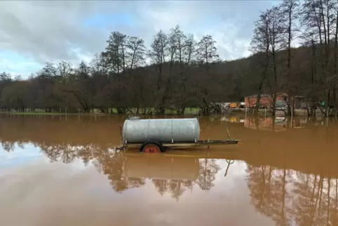 Eine Machbarkeitsstudie für Schrollbach soll untersucht werden, wie Hochwasser vorgebeugt werden kann. 