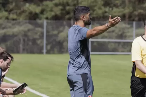 Maurizio de Vico, der Trainer der U17 des FCK, sieht sein Team insgesamt auf einem guten Weg. 