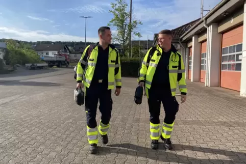 Die First Responder Kevin Wagner (links im Bild) und Tim Walle helfen in Schönenberg-Kübelberg Menschen in Notlagen. 