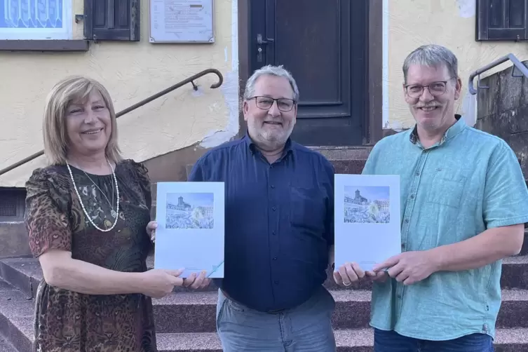 Von links: Julia Zimmermann (Ortsvorsteherin), Manfred Rippel (Beigeordneter Stadt Homburg) und Ralf Meisel (Stellvertreter) 