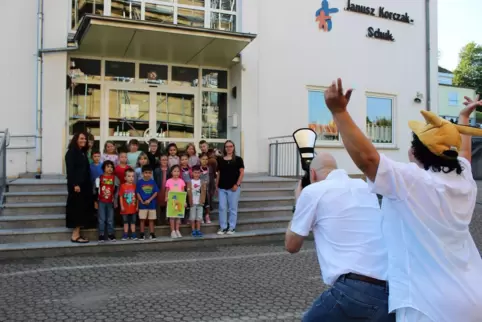 Im zwölften Jahr in Folge fotografiert Eric Sayer die Schulanfänger im Landkreis – hier die 1c der Grundschule Lauterecken. Tatk