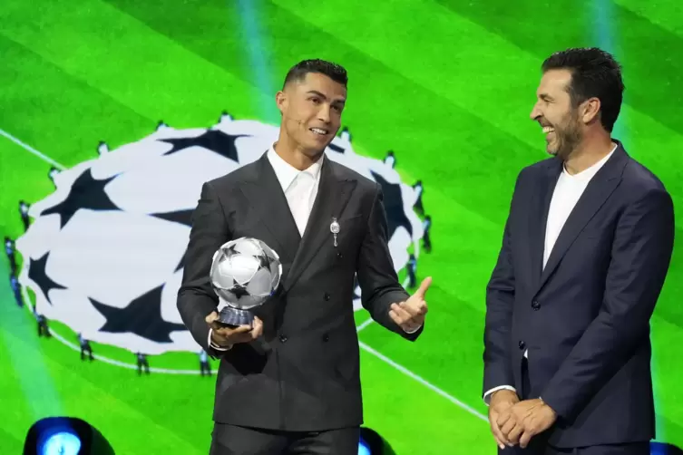 Weltstars unter sich: Cristiano Ronaldo (links) und Gianluigi Buffon. 