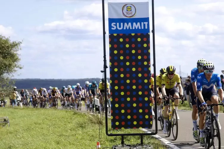 Die Deutschlandtour rollte durch Zweibrücken – hier die Bergwertung bei Großbundenbach. 