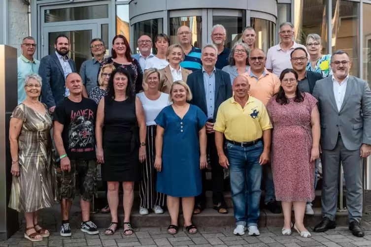 Der Stadtrat, von links (hinten): Helmut Linke, Florian Philippi, Erwin Knoth, Sandra Giel, Adolf Kauth, Pia Zimmer, Reiner Unke