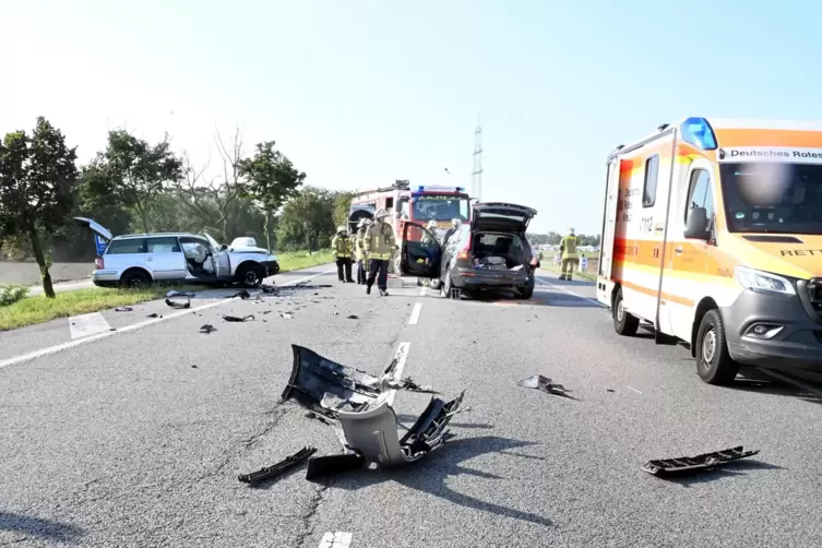 Drei Autos kollidierten vor Bobenheim-Roxheim.