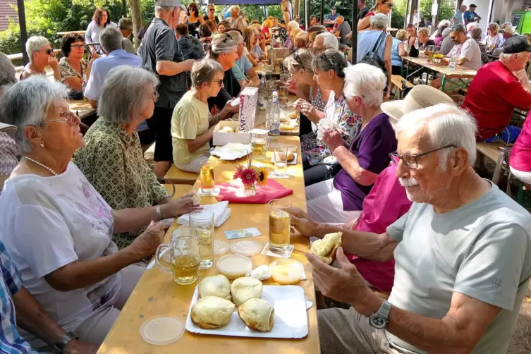 Seit 1983 gibt es das Steinwendener Dampfnudelfest. Es erfreut sich weit über die Ortsgrenzen hinaus großer Beliebtheit. Auch am