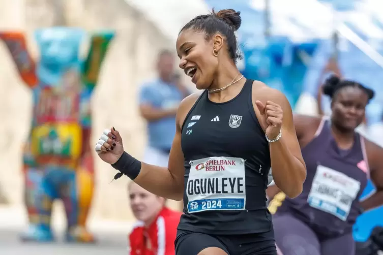 Yemisi Ogunleye im Olympia-Stadion.