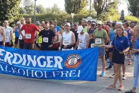 Die Teilnehmer am Halbmarathon sind bereit. Zweiter von links Stefan Fimpel.