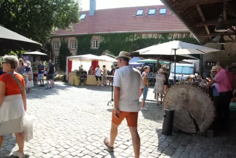 Im Weingut Bremer fand am Sonntag der vierte Donnersberger Genussmarkt statt.