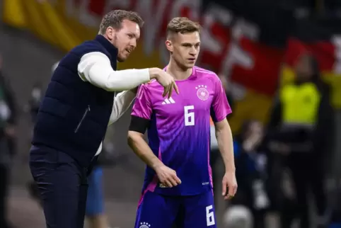 Bundestrainer Julian Nagelsmann und Joshua Kimmich, der künftige Kapitän der Nationalmannschaft. 