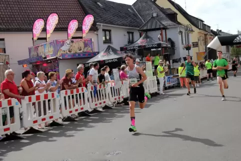 Ein Höhepunkt der Kirmes: der Stadtlauf.