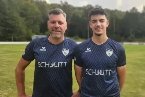 Spielen zusammen: Sandro Marinello und sein Sohn Emilio.