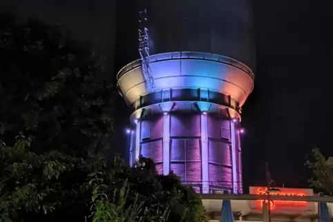 Das Neunkircher Kino befindet sich im sechsstöckigen Wasserturm auf dem Gelände des alten Hüttenareals. 