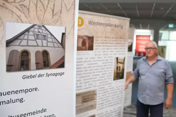 Die Wanderausstellung „Schalom – Die ehemalige Synagoge Odenbach geht hinaus in die Welt“ macht Station in Kusel. Zusammengestel