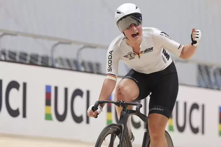 Messane Bräutigam nach dem Gewinn der Goldmedaille im Ausscheidungsfahren in Luoyang. 