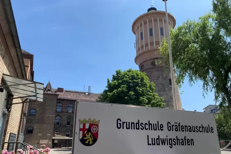 Die Grundschule Gräfenau sei personell gut versorgt, teilt das Mainzer Bildungsministerium mit.