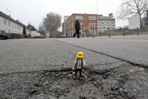 An sechs Straßen im Stadtgebiet haben Schäden derzeit Sperrungen zur Folge.