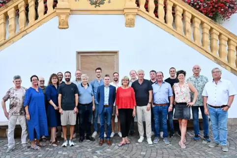 Bereit für die Amtszeit: die Stadtratsmitglieder in Deidesheim.