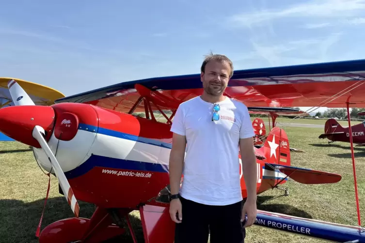 „Es war immer mein Ziel, die Loopings irgendwann mit einem richtigen Flugzeug zu fliegen“: Kunstflugpilot Patric Leis, Vorsitzen