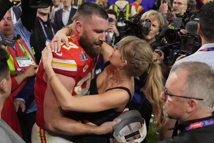 Traumpaar auch für die NFL-Kasse: Taylor Swift und Travis Kelce. 