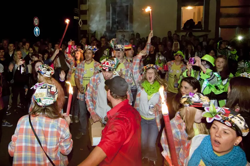 2014: Ausgelassene Stimmung beim Umzug am Samstag.