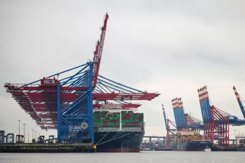 Exporte - Containerterminal im Hafen Hamburg